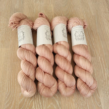 Load image into Gallery viewer, Merinosilk lace