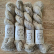 Lataa kuva gallerian katseluohjelmaan, Cloud Silk Mohair 50 g