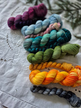 Lataa kuva Galleria-katseluun, Advent Calendar 2025 colours In the Magical World