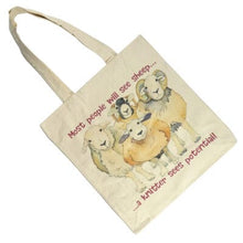 Lataa kuva galleriakatseluohjelmaan, Emma Ball